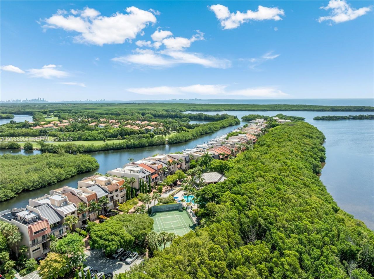 6112 Paradise Point Dr, Palmetto Bay, FL 33157 Photo