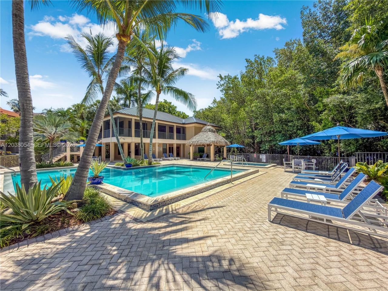 6112 Paradise Point Dr, Palmetto Bay, FL 33157 Photo