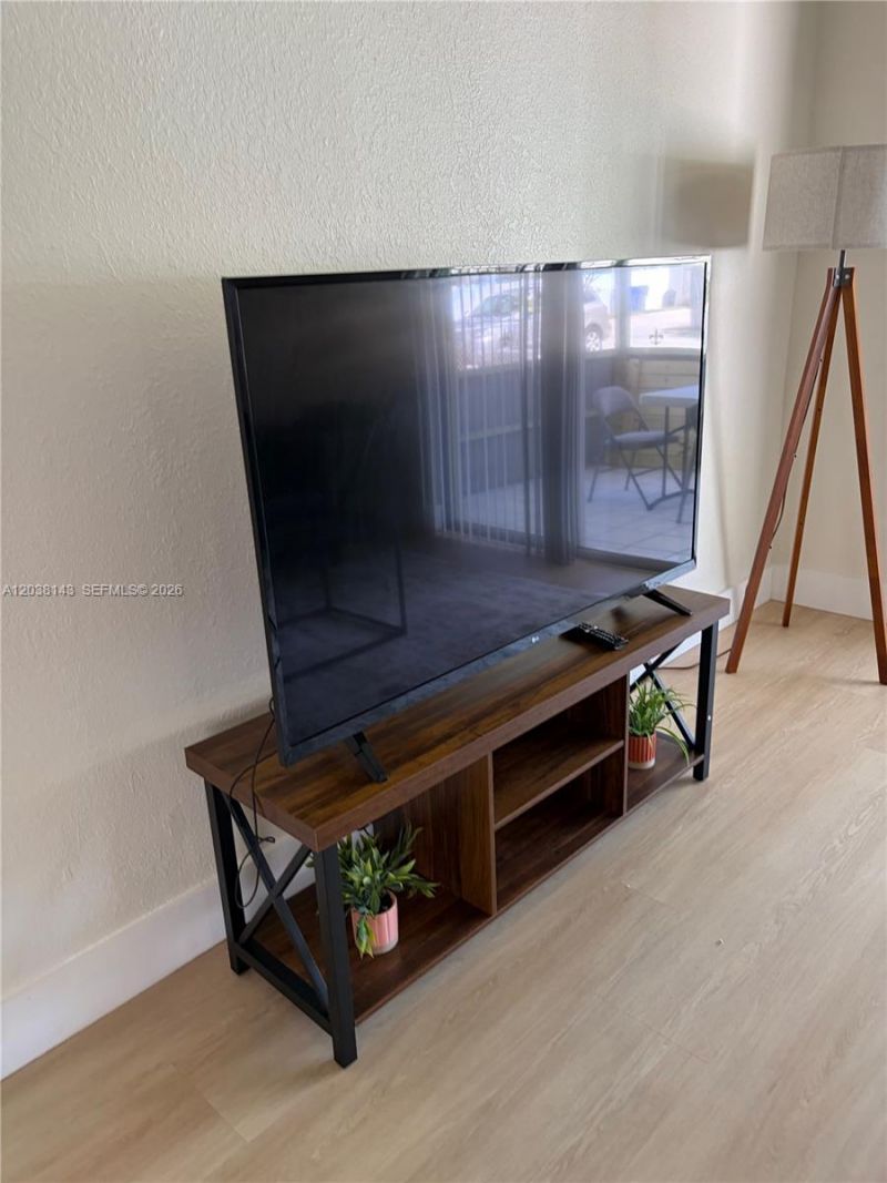 1635 Dewey St, Unit B, Hollywood, FL 33020 Photo