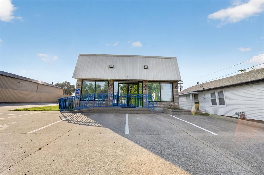 1651 S Green St, Henderson, KY 42420 Main Photo