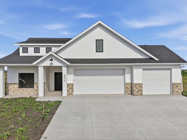 8614 61st Street S, Horace, ND 58047