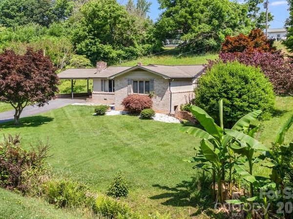 293 Dillardtown Road , Sylva, NC 28779