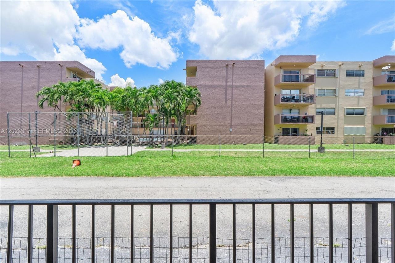399 NW 72nd Ave, Unit 104, Miami, FL 33126 Photo