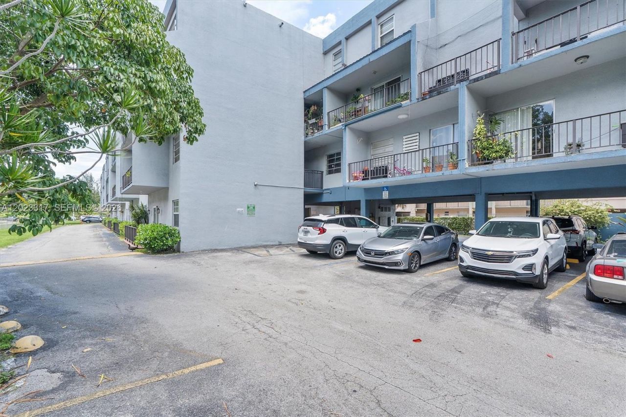 399 NW 72nd Ave, Unit 104, Miami, FL 33126 Photo