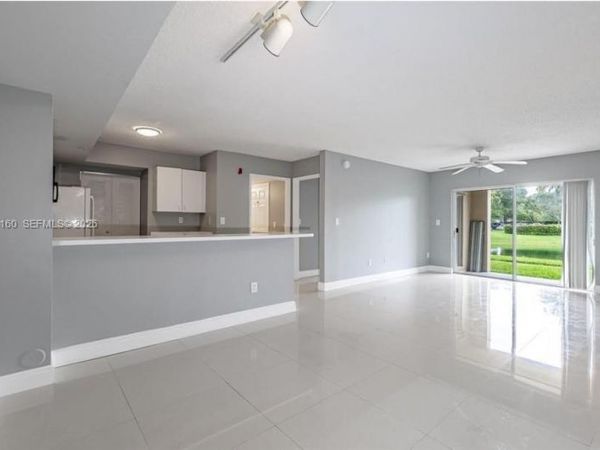 2600 S University Dr , Unit 124, Davie, FL 33328
