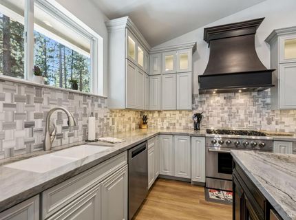 842 San Francisco Avenue, South Lake Tahoe, CA 96150 Photo