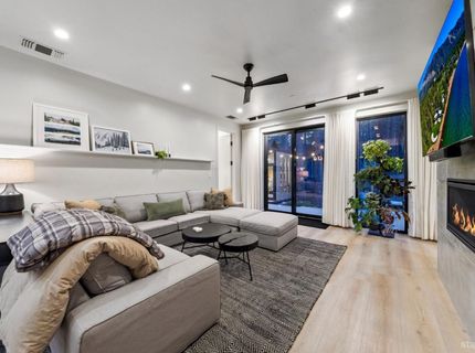 1110 Charles Avenue, South Lake Tahoe, CA 96150 Photo