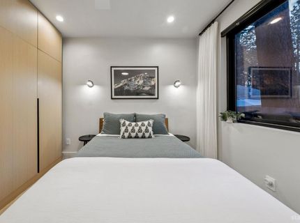 1110 Charles Avenue, South Lake Tahoe, CA 96150 Photo