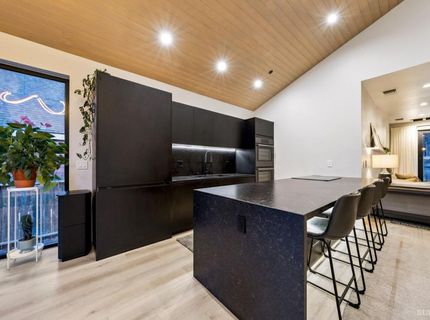 1110 Charles Avenue, South Lake Tahoe, CA 96150 Photo