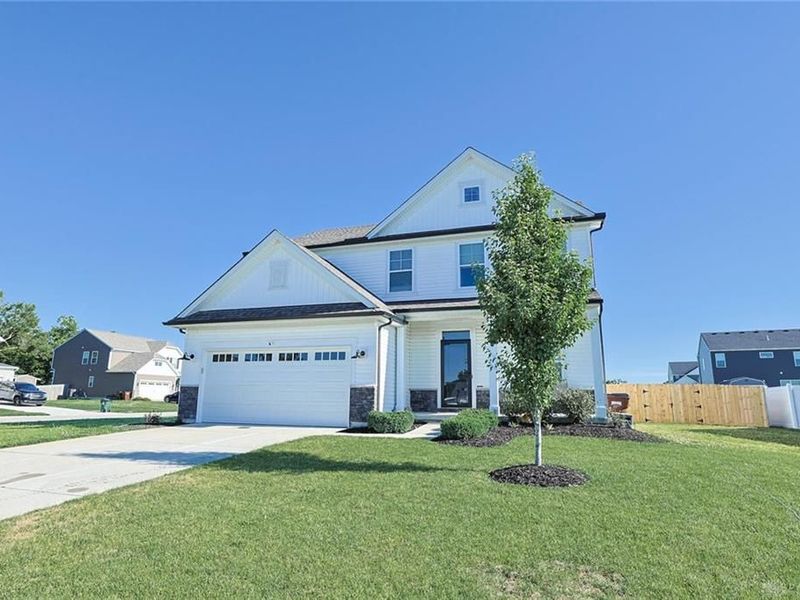 1502 Knightsbridge Court, Carlisle, OH 45005 Photo 2