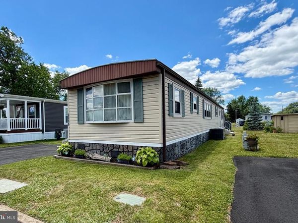 5510 GOLDEN DRIVE , MORRISVILLE, PA 19067