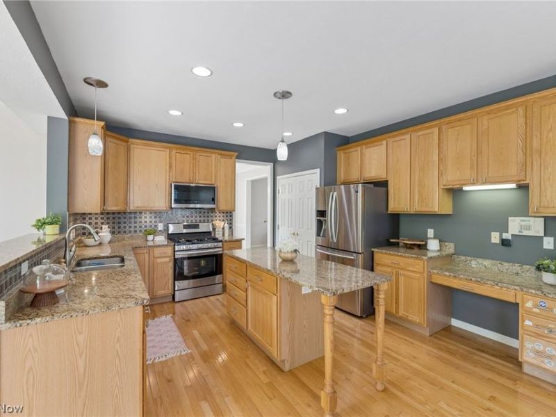 33318 Vintage Circle , Avon, OH 44011 Photo 7