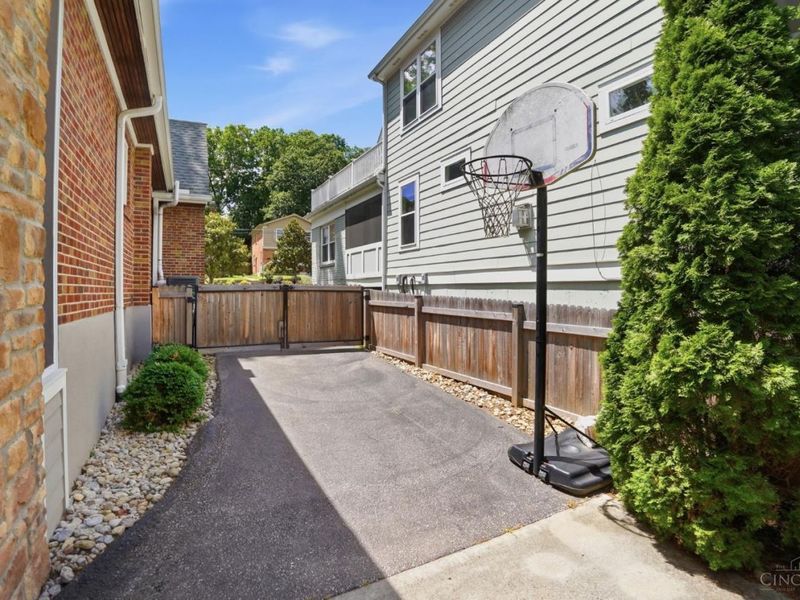 3422 Ault View Avenue, Cincinnati, OH 45208 Photo 46
