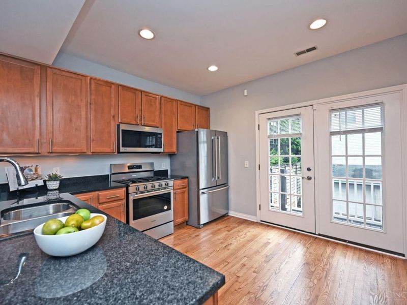 2530 Hackberry Street, Cincinnati, OH 45206 Photo 13