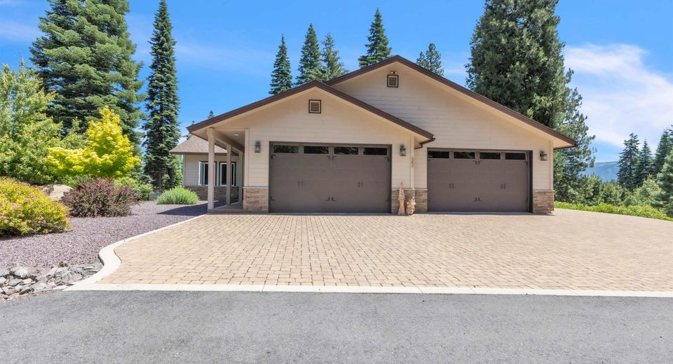 342 Snowy Peak Way , Lake Almanor, CA 96137 Photo