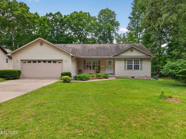 4024 Chica Rd, Crossville, TN 38572