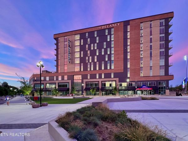 122 Stadium Way, Knoxville, TN 37915