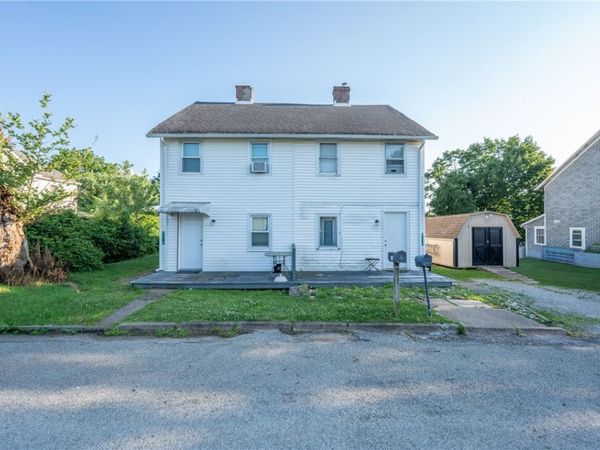 408-410 Pump Hill Pl, Mount Pleasant, PA 15666