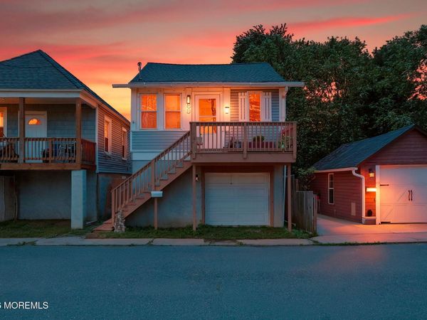 89 Washington Avenue, Highlands, NJ 07732