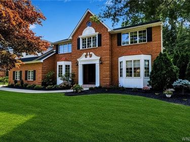 11 Stratford Court, East Amherst, NY 14051