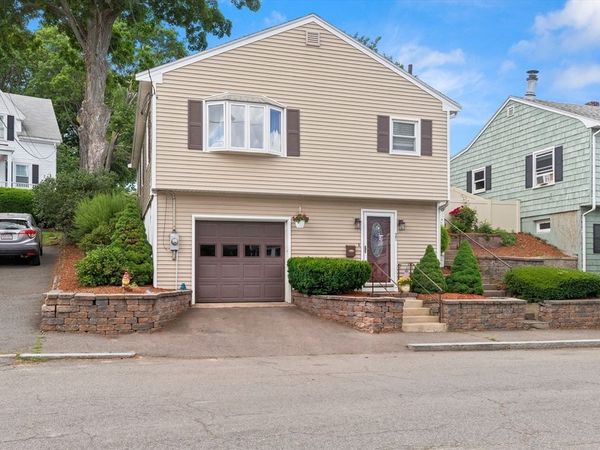 27 Woodside, Salem, MA 01970