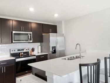 4333 Water Aven Drive, Canal Winchester, OH 43110
