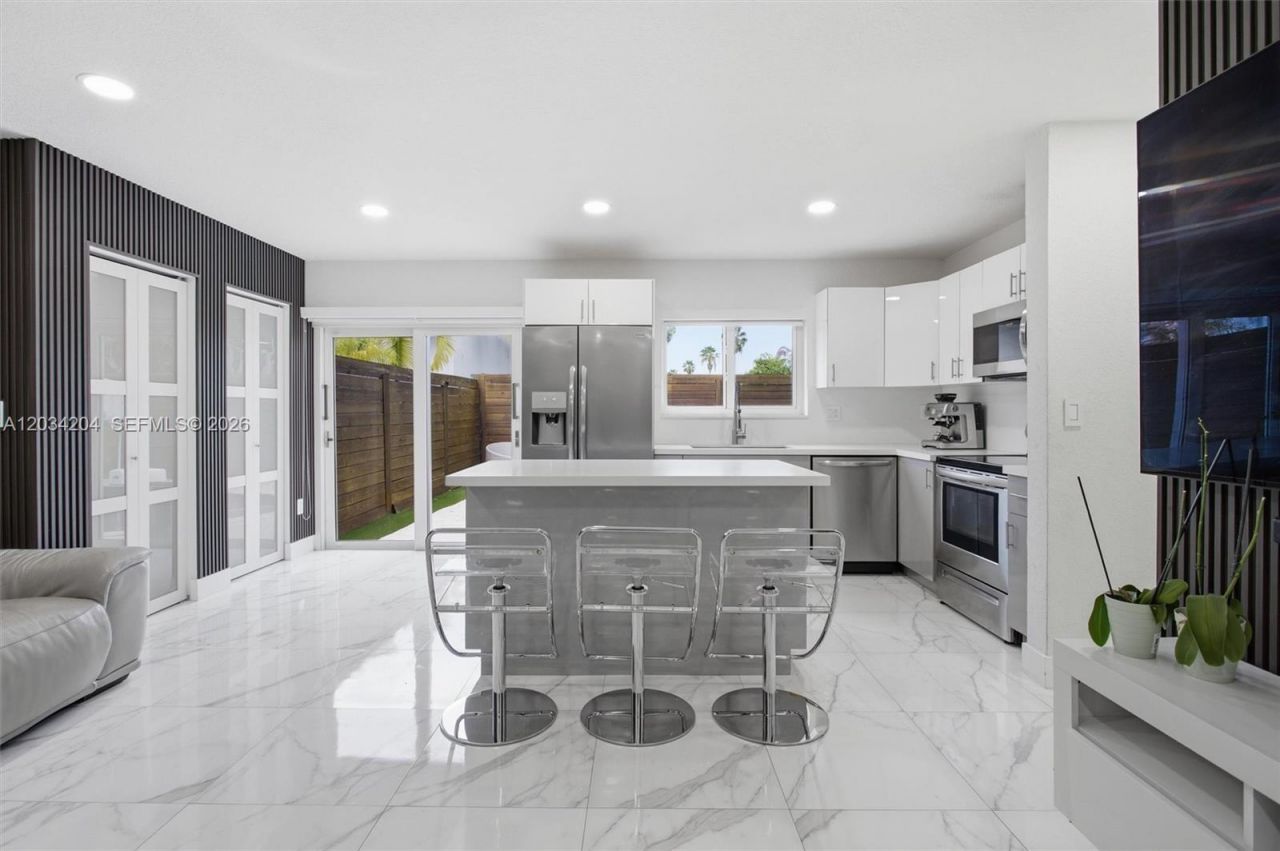 7315 SW 158th Ave, Miami, FL 33193 Photo
