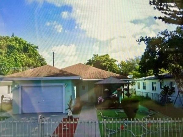 2327 Freedom St, Hollywood, FL 33020