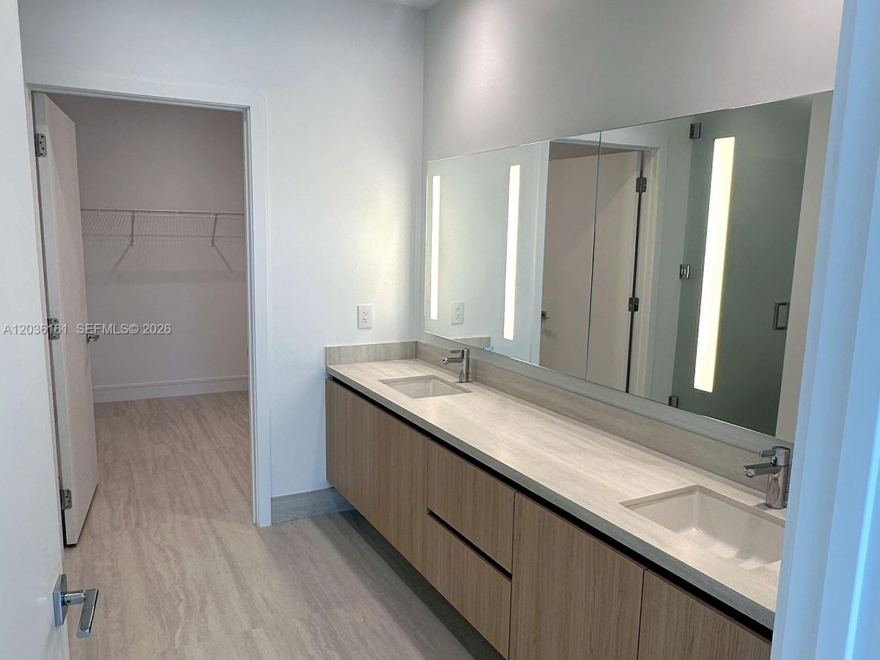 2411 Laguna Circle, Unit 509, Miami Gardens, FL 33181 Photo
