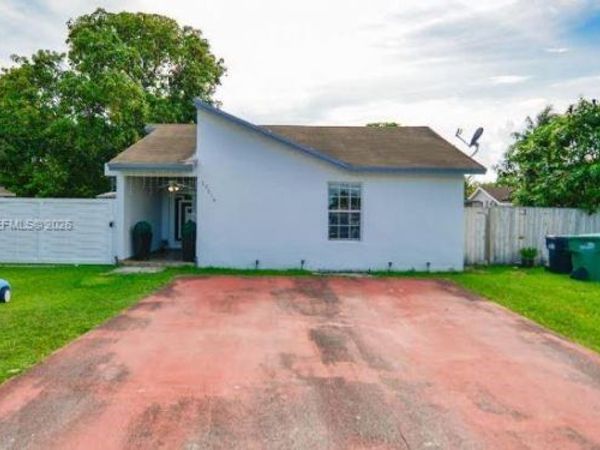 15216 SW 112th Pl , Miami, FL 33157