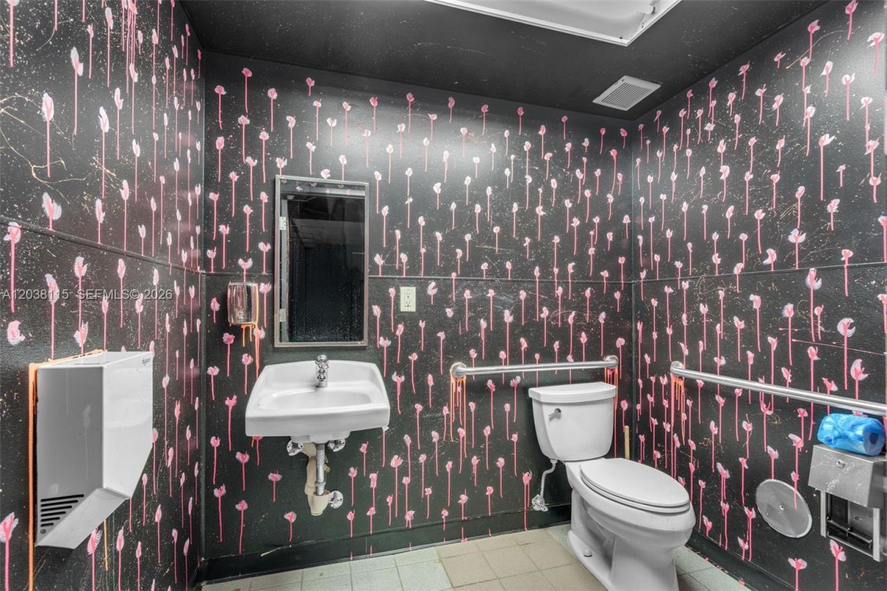 721 Collins Ave , Miami Beach, FL 33139 Photo