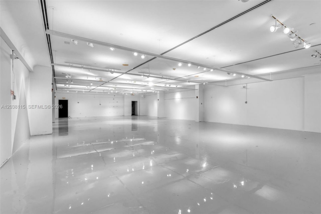721 Collins Ave , Miami Beach, FL 33139 Photo