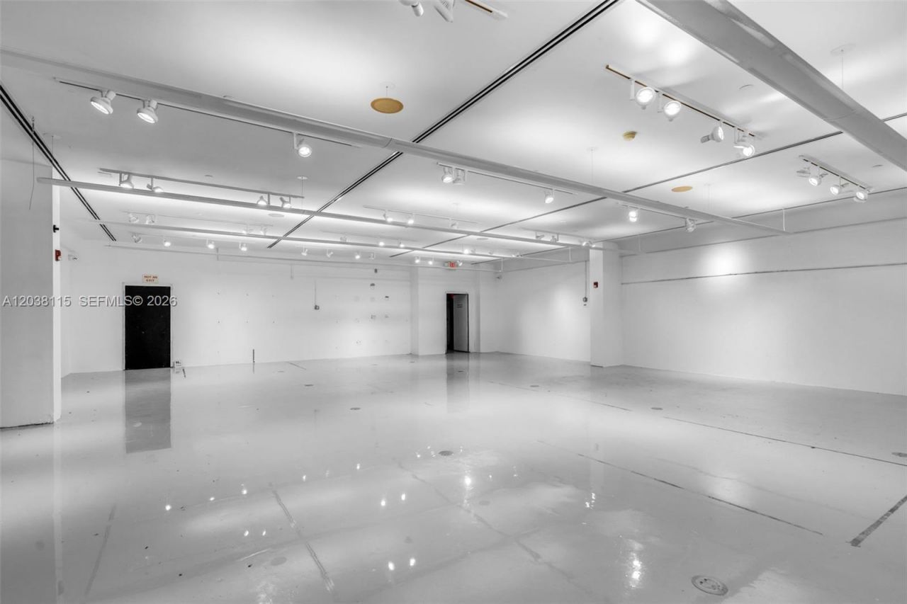 721 Collins Ave , Miami Beach, FL 33139 Photo