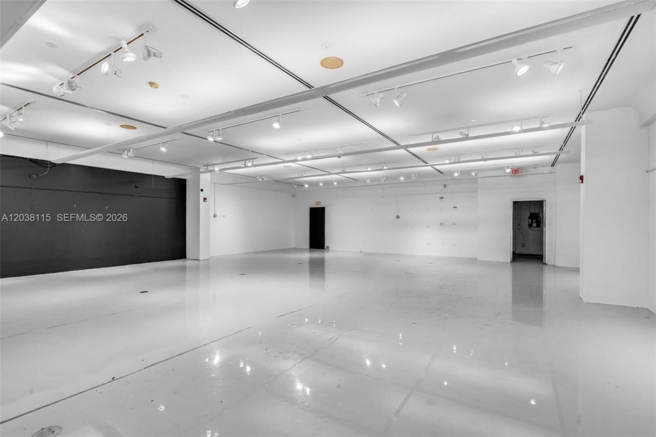 721 Collins Ave , Miami Beach, FL 33139 Photo
