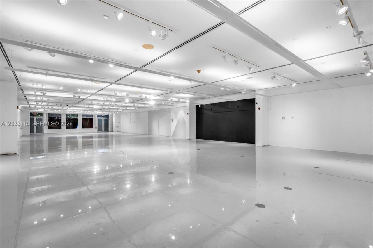 721 Collins Ave , Miami Beach, FL 33139 Photo