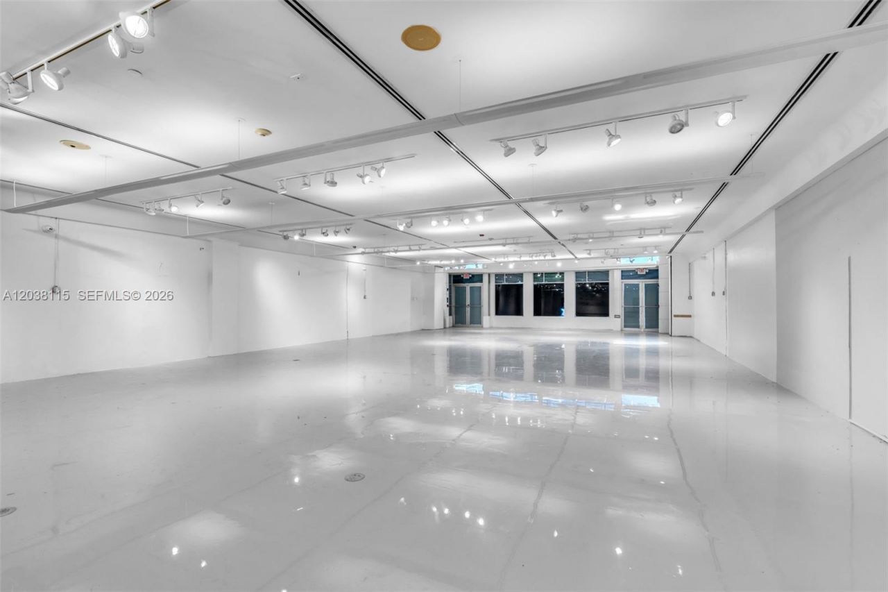 721 Collins Ave , Miami Beach, FL 33139 Photo