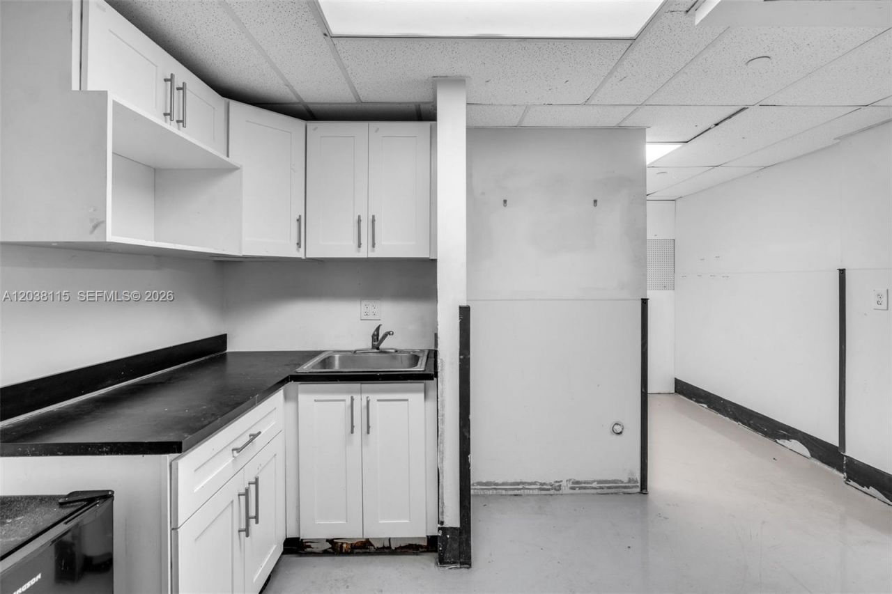 721 Collins Ave , Miami Beach, FL 33139 Photo