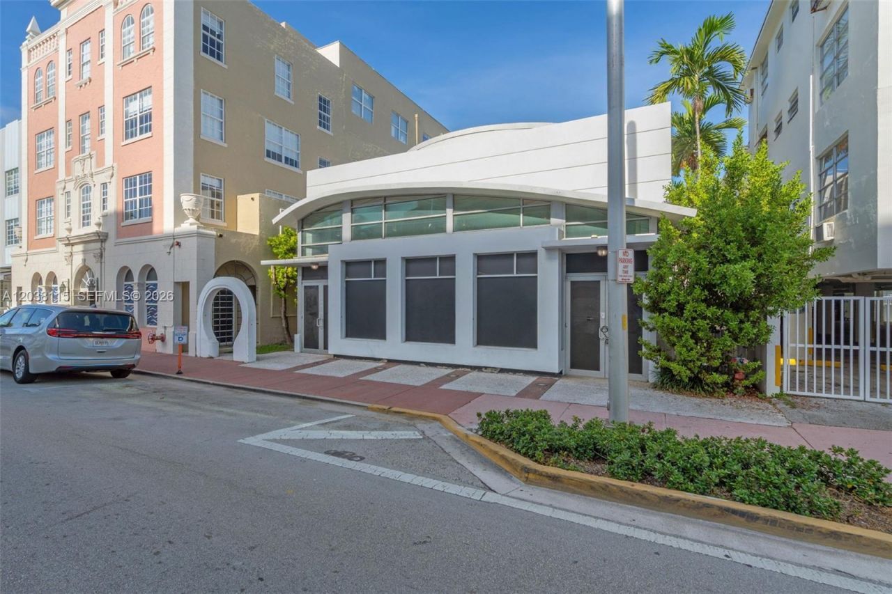 721 Collins Ave , Miami Beach, FL 33139 Photo
