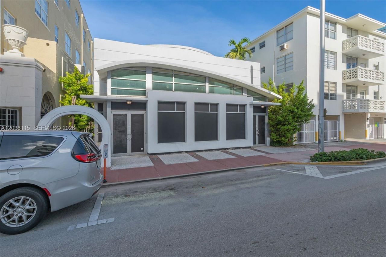 721 Collins Ave , Miami Beach, FL 33139 Photo