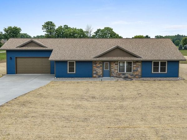 1123 S Gale Lane, Wisconsin Dells, WI 53965