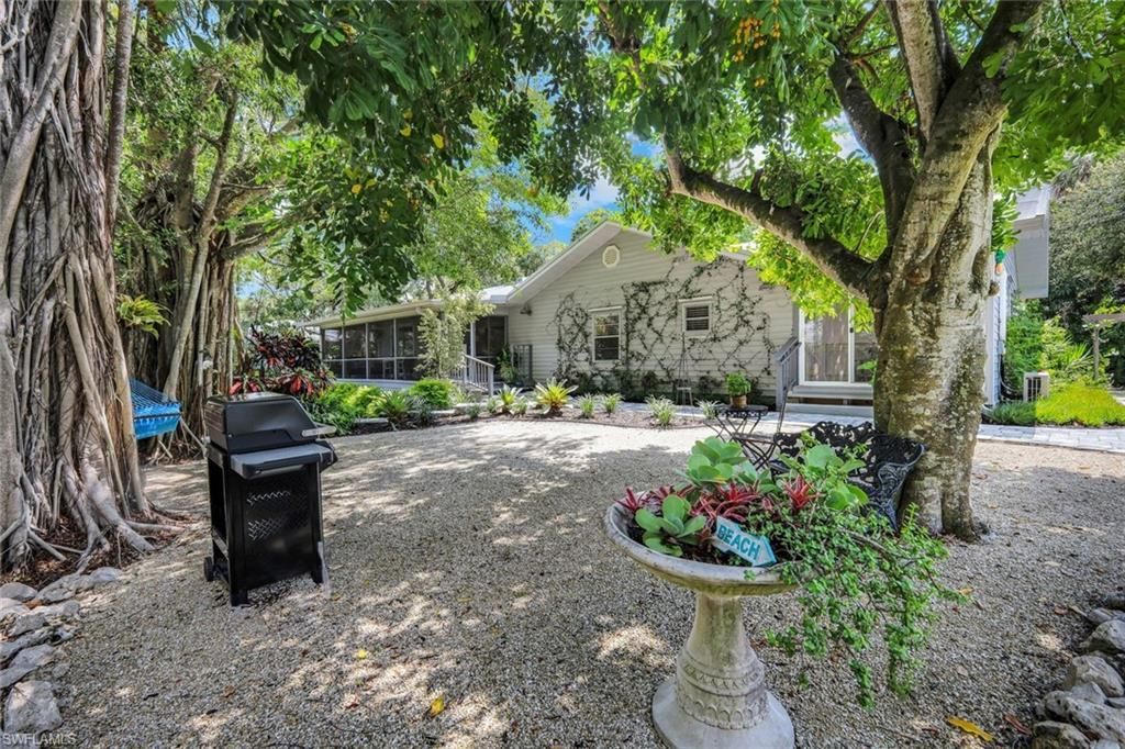 27292 East Dr, Bonita Springs, FL 34135 Photo