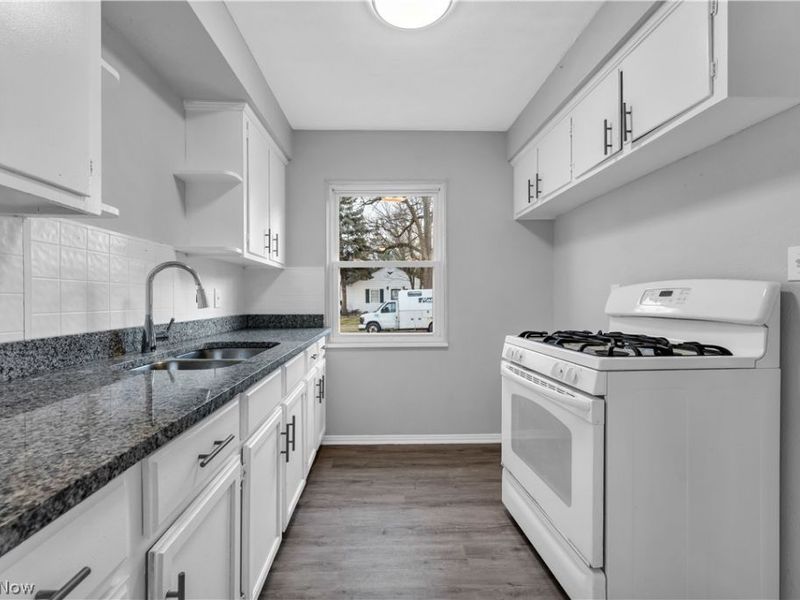 13514 Emery Avenue , Cleveland, OH 44135 Photo 8