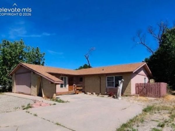 129 E Beshoar Drive, Pueblo West, CO 81007