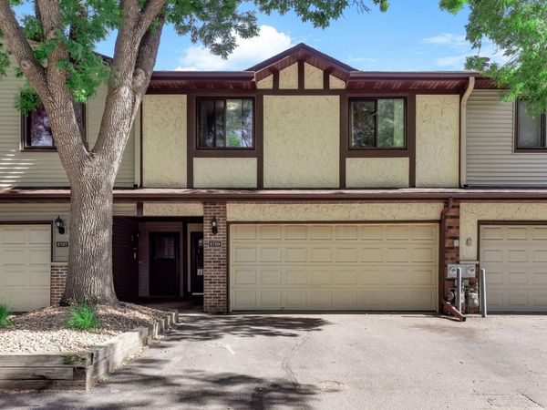 8709 Maplebrook Parkway N, Brooklyn Park, MN 55445
