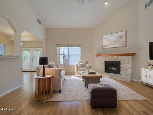 5709 Pecanwood LN, Austin, TX 78749
