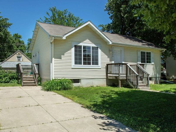 620 SW 2nd Avenue, Waverly, IA 50677