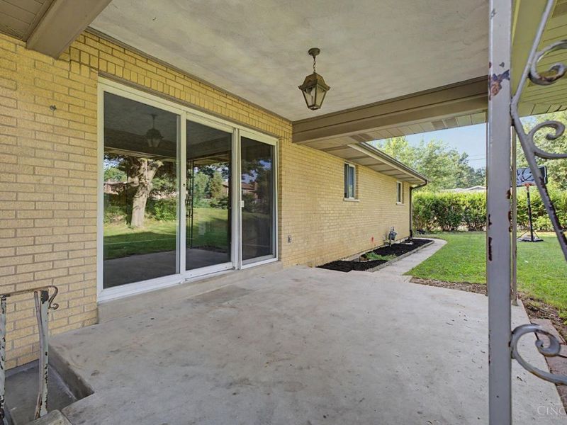 5915 Seiler Drive, Green Township, OH 45239 Photo 11