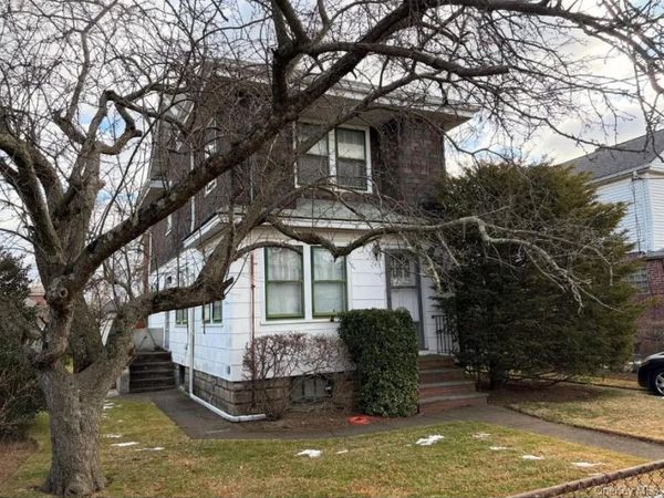 85-29 261st Street , Floral Park, NY 11001