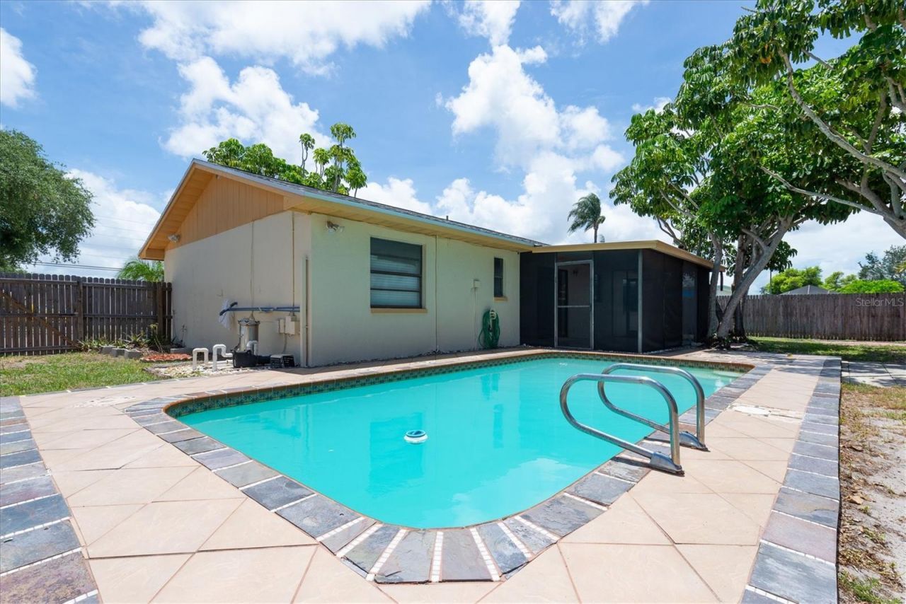 13200 Ridge Road , Largo, FL 33778 Photo
