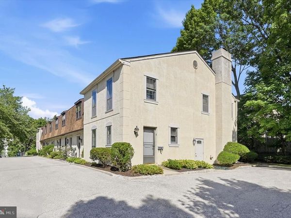 22 LLANFAIR ROAD, Unit 8, ARDMORE, PA 19003